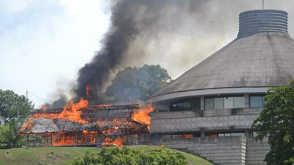 Notes on the International&nbsp;Question