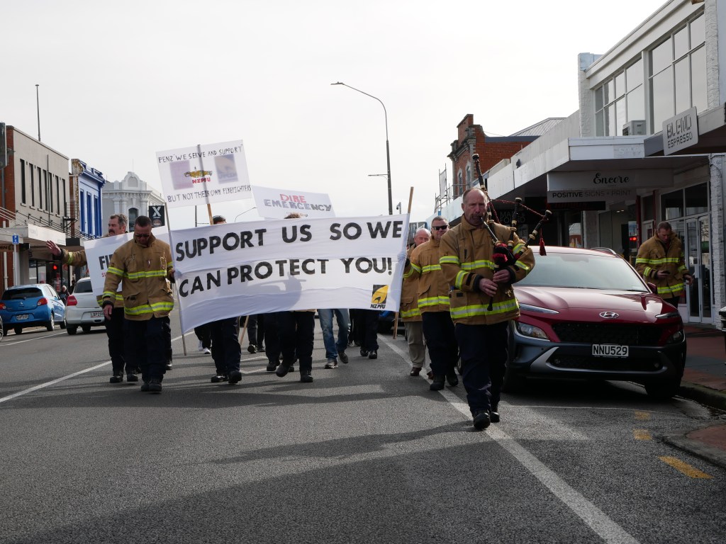 Gathering Flames (Mosgiel Firefighters Strike, 19th August&nbsp;2022)